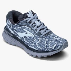 Brooks Adrenaline GTS 20 Running Shoes Size 11. Like new.
